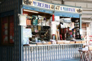A notions shop in a circular plaza near the Mercado Central