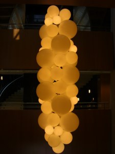 Light fixture in the shape of grapes