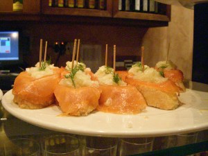 Sagardí is a restaurant that offers a variety of hot and cold canapés to its customers.  You hold on to the toothpicks and when it is time to pay, they count your toothpicks to know how much you have consumed.