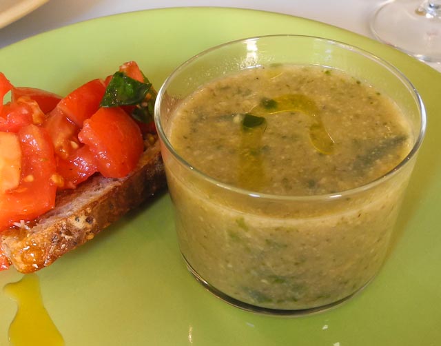 Mushroom soup and bruschetta